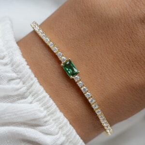 Captivating 14K Yellow Gold Emerald Cut Green Stone Bracelet with Brilliant Round Diamond Accents, Slim Elegant Tennis Style Wrist Jewelry, Vibrant Center Gem Fine Jewelry Design