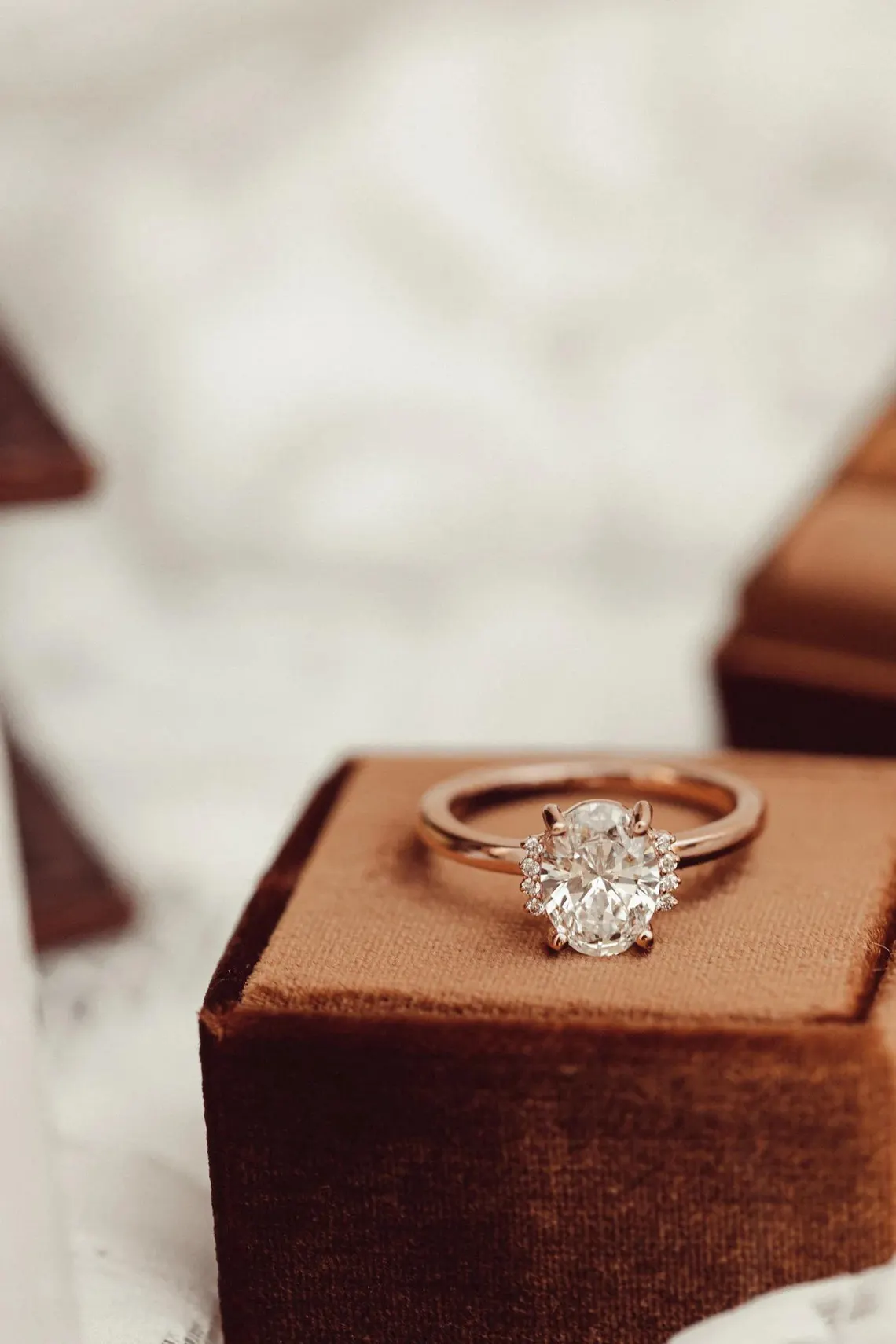 Duo band silver ring showcasing a moissanite with surrounding brilliance A look that blends structure with a rich, multi band aesthetic Perfect for a statement style with refined sparkle - Image 5