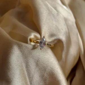 Elongated moissanite set in silver with a clean, flowing presence A design that feels airy, refined, and confidently different Perfect for elevating every gesture with subtle drama