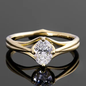 Luxury 14K Yellow Gold Split Shank Engagement Ring with Oval Brilliant Cut Diamond Center Stone, Four Prong Setting, Modern Minimalist Bridal Ring, Elegant Fine Jewelry Gift for Her