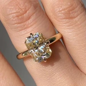 Sleek silver finish holding a moissanite that glows with brilliance A ring that speaks of grace, confidence, and timeless appeal Crafted to stand out while staying effortlessly elegant