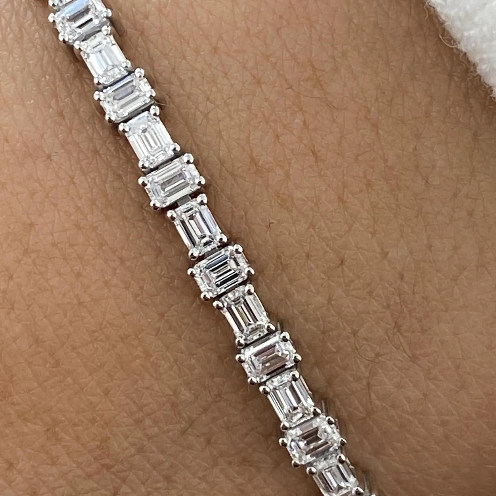 Edge 14K Gold Linear Crystal Bracelet for Women with Clean Cut Spark Detail A Contemporary Wrist Essential for Elevated Street and Occasion Wear - Image 4