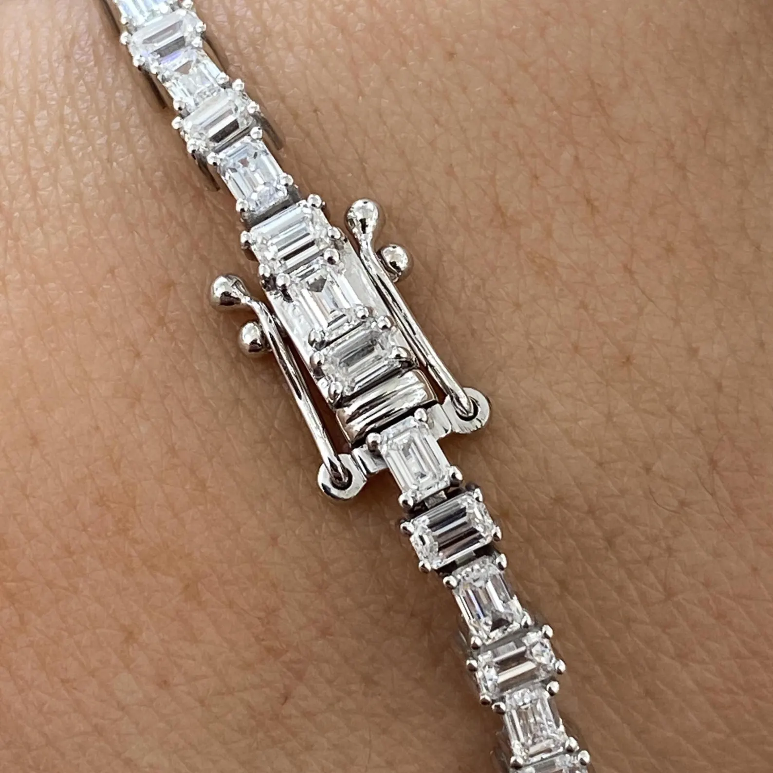 Edge 14K Gold Linear Crystal Bracelet for Women with Clean Cut Spark Detail A Contemporary Wrist Essential for Elevated Street and Occasion Wear - Image 5