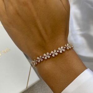 Petaline Glow 14K Gold Bracelet with Fine Crystal Clusters for Women Soft Radiant Finish An Effortless Wrist Detail Designed for Everyday Shine and Occasion Grace