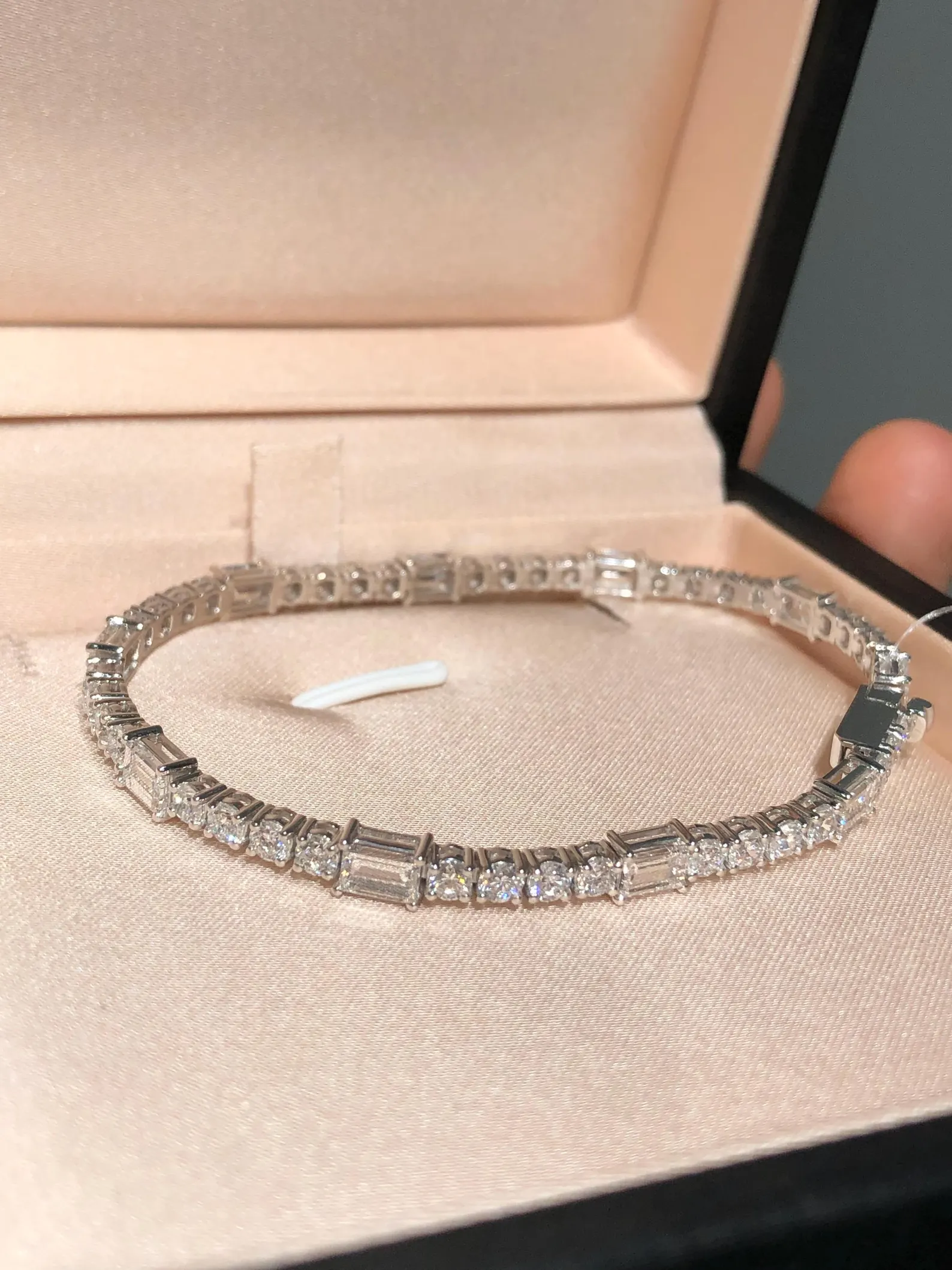 Pulse 14K Gold Bracelet for Women with Continuous Crystal Rhythm in a Sleek Chain Design A Contemporary Wrist Essential for Refined Everyday Expression - Image 3