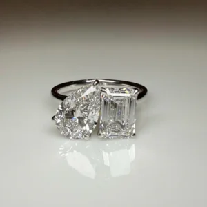 Artistic Toi et Moi Diamond Engagement Ring in 14K White Gold Pear Cut and Emerald Cut Dual Stone Ring, Modern Two Stone Statement Bridal Ring, Elegant Fine Jewelry Gift for Her