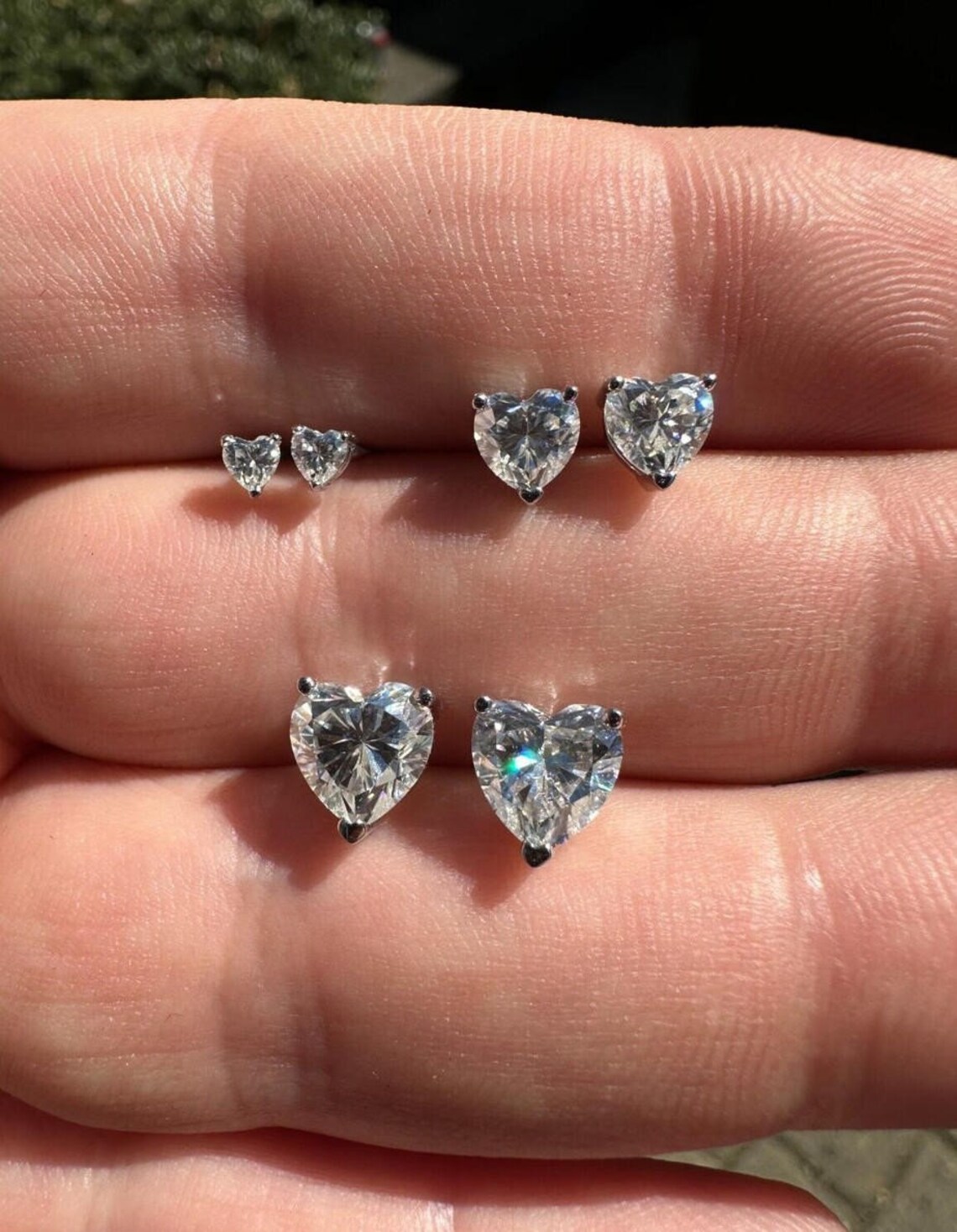 925 Sterling Silver Heart Shaped Moissanite Solitaire Stud Earrings for Women Hypoallergenic Brilliant Cut Lab Diamond Promise Jewelry Gift Boxed Set for Wife